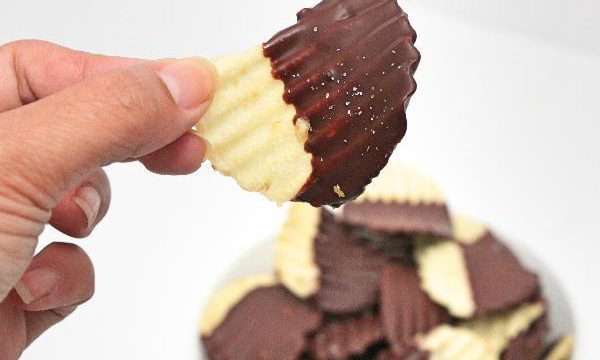 Chocolate Covered Chips | snack recipes | hors d'oeurves recipes | BearandBugEats.com