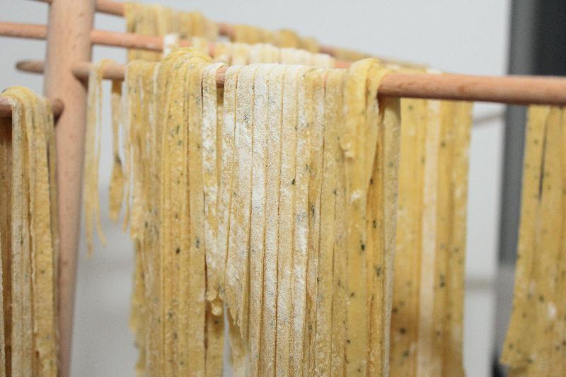 Handmade Fettucine with Herbs is a simple recipe that makes fabulously fresh pasta at home! Make for dinner or make ahead! | vegetarian recipes | pasta recipes | BearandBugEats.com