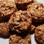 Banana Chocolate Chip Oatmeal Muffins | brunch recipes | baking recipes | healthy recipes | BearandBugEats.com
