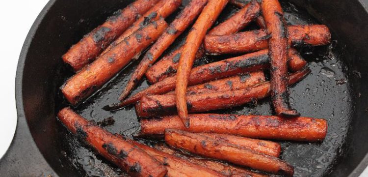 Citrus Maple Glazed Carrots | side dish recipes | appetizer recipes | holiday recipes | fall recipes | BearandBugEats.com