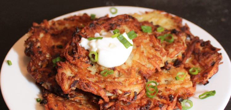 Easy Latkes! | BearandBugEats.com