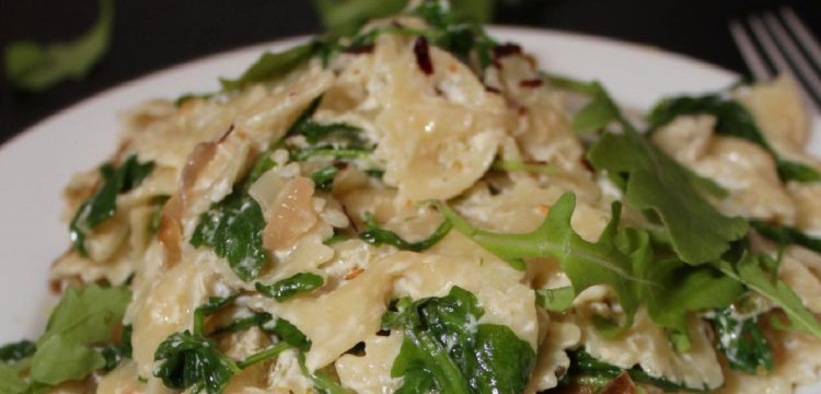 20-Minute Pasta with Goat Cheese, Shallots, and Arugula | pasta recipes | vegetarian recipes