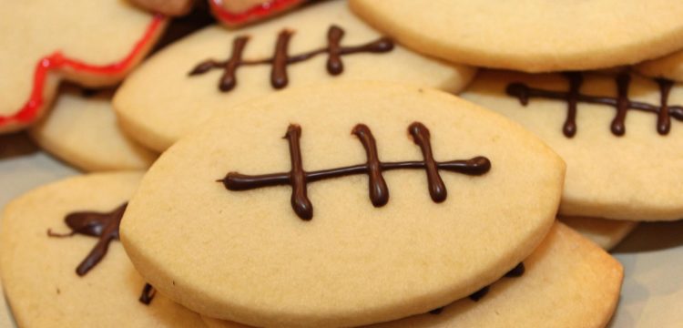 5-Ingredient Shortbread Cookies with Chocolate | cookie recipes | easy baking recipes | BearandBugEats.com