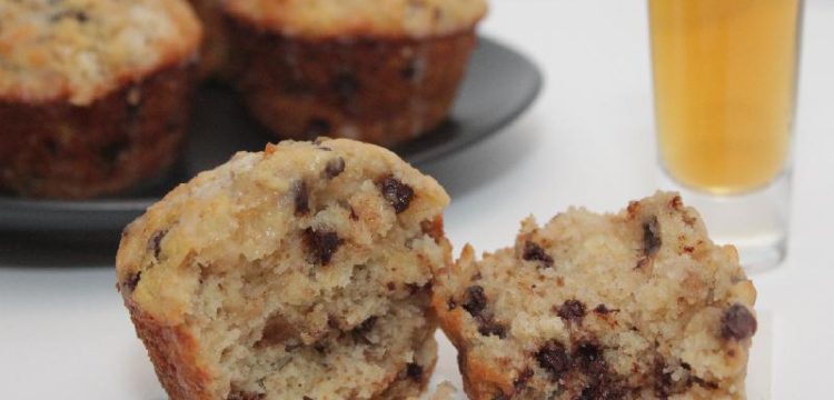 Bourbon-Spiked Banana Chocolate Muffins! Bananas, chocolate, and just enough bourbon come together in a snack, breakfast, or dessert recipe. | muffin recipes | boozy baking recipes | BearandBugEats.com