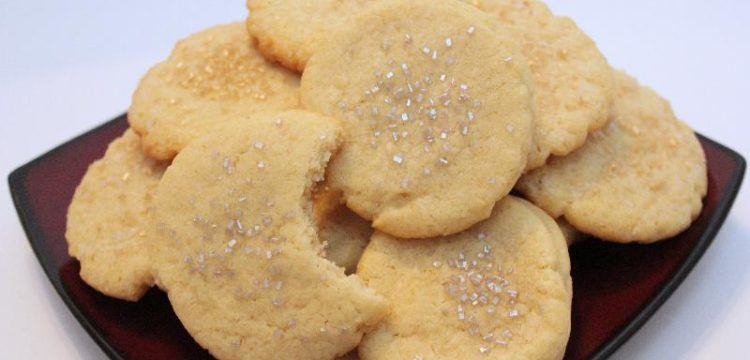Easy Sugar Cookies! Simple and delicious, these are a necessary addition to your holiday repertoire | #ChristmasCookies | cookie recipes | BearandBugEats.com